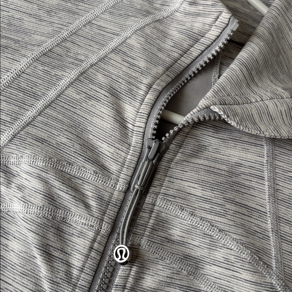 Lululemon Zip-Up Jacket - Picture 4 of 4